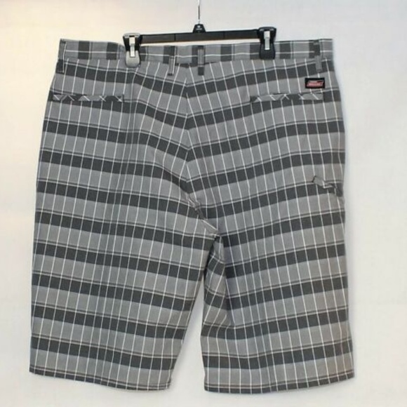 NWOT Dickies 42 Shorts Relaxed Multi-Pocket E135 - Picture 2 of 3